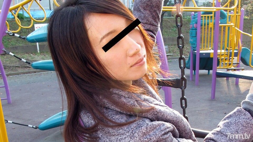 051420-303 有鬃毛和巨大陰蒂的成熟女人