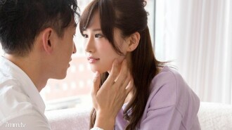725-RENA-01 整潔、 纖細和精通地板的姐姐的臀部擺動 SEX / 麗娜