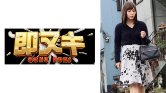 741P013-G05 一位年輕的妻子與丈夫最好的朋友發生了外遇……一位已婚婦女因不與丈夫發生性關係而在危險的遊戲中迷失了自己。