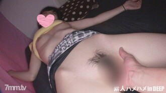 FC2-PPV-1088406 【無/業餘單拍】年輕肌膚！小的！品嚐天真女大學生纖細但肌肉發達的身體，插入帶有大量美麗男人頭髮的原始和顏射精液！ !!同意夜間爬行