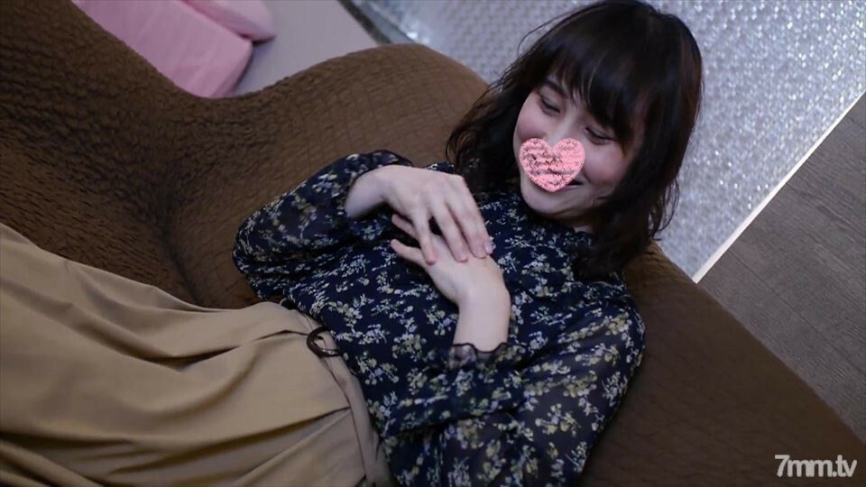FC2-PPV-1117289 直到一年前還是處女的整潔女孩能夠訓練成一個喜歡在陰戶後部被猛烈刺穿的變態，無論是在內部還是外部[個人拍攝]