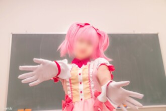 FC2-PPV-1897067 【魔術師反轉3P】和魔法少女一起反轉3P哈萊姆吧！兩個業餘層擠壓不習慣的前處女的污垢/ Ma 〇 Magi Ma 〇 Ka＆Hora Magical Girl Ver ※完整外觀/原始陰道射液