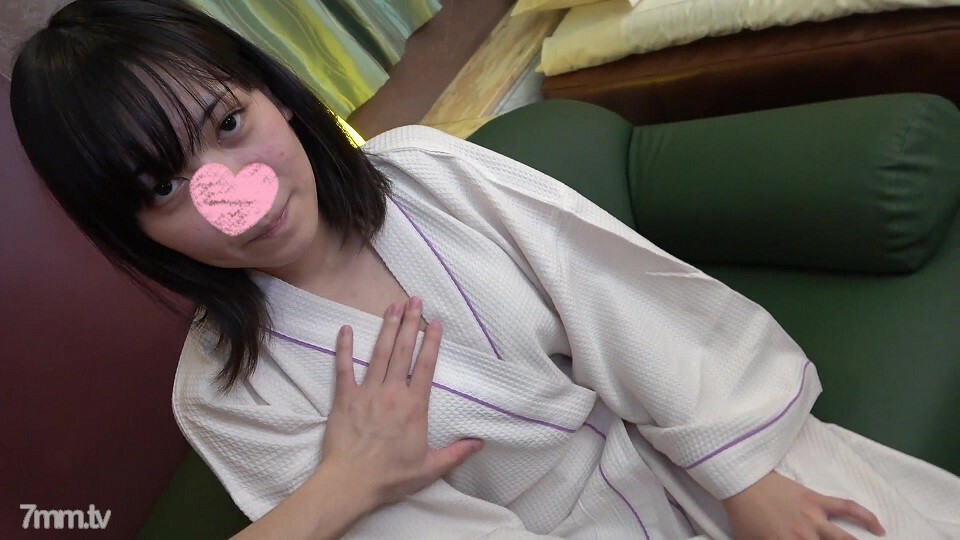 FC2-PPV-2799211 與鈴木安妮相似，擁有美乳的單純少女。那個清醒天真的女孩一臉悲傷的抱怨什麼？你為什麼最終選擇了 Gonzo？原因只有她自己知道。