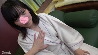 FC2-PPV-2799211 與鈴木安妮相似，擁有美乳的單純少女。那個清醒天真的女孩一臉悲傷的抱怨什麼？你為什麼最終選擇了 Gonzo？原因只有她自己知道。