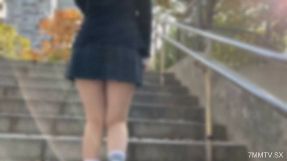 FC2-PPV-3149403 [#71] Uniform Bob 的**生活純潔而害羞。公園約會時從短裙可以看到的原汁原味的美腿，美白又興奮！成人性愛的初體驗讓我神經兮兮的，最後我懷孕了射了♡相互感覺♡