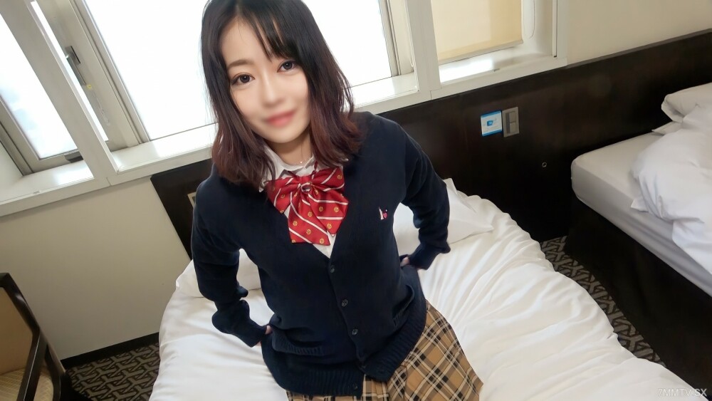 FC2-PPV-3233911 強迫症 Eri-chan（21 歲），一個純潔無辜的女孩，穿著制服和進行性陰道射精。聽一個弱女子的聚會。