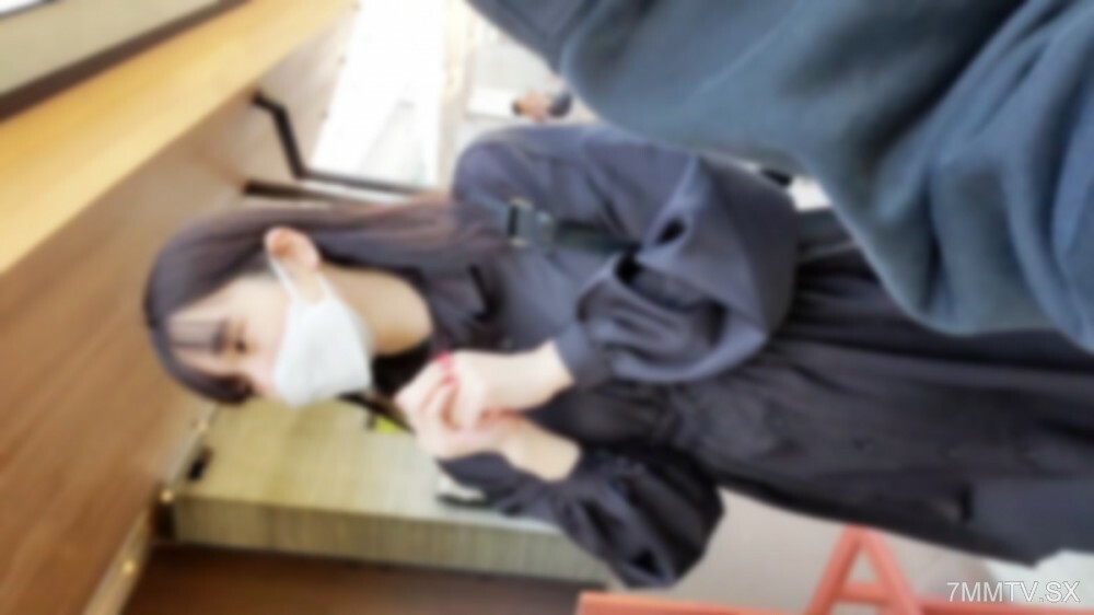 FC2-PPV-3290870 * 限時3天【曝光】一個女大學生，因為缺乏溝通而有著難以生存的風格。求之不得，歸則射，命系之。
