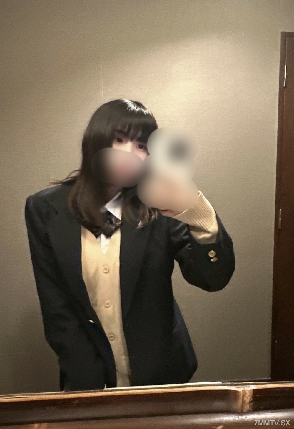 FC2-PPV-3592221 皮膚怪異E罩杯神風顛覆美！充滿興奮地體驗生活，邁出人生的第一步