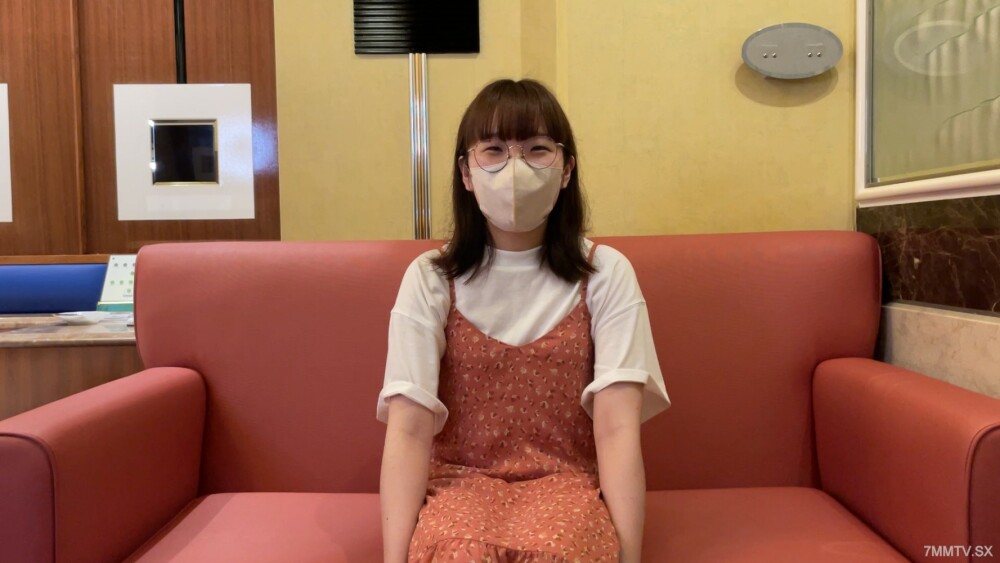FC2-PPV-3617227 戴伊寫的奇怪的愛好*OL。一種不常見的公共簡易眼鏡 * 燈罩是由刺穿的肉棒製成的。