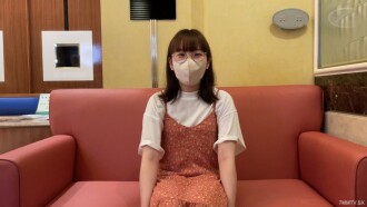 FC2-PPV-3617227 戴伊寫的奇怪的愛好*OL。一種不常見的公共簡易眼鏡 * 燈罩是由刺穿的肉棒製成的。