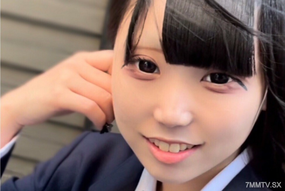 FC2-PPV-4077629 紅羽，男人心中的笑點地下偶像！ ！ 18歲美穴美臀♪修學旅行途中新鮮J○集體授精！ ！