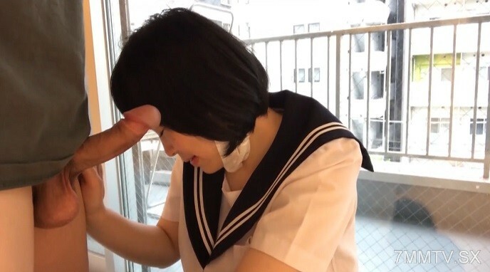 FC2-PPV-4173830 一個年輕女子的中出，手和衣服都很深入，而且年齡也很大