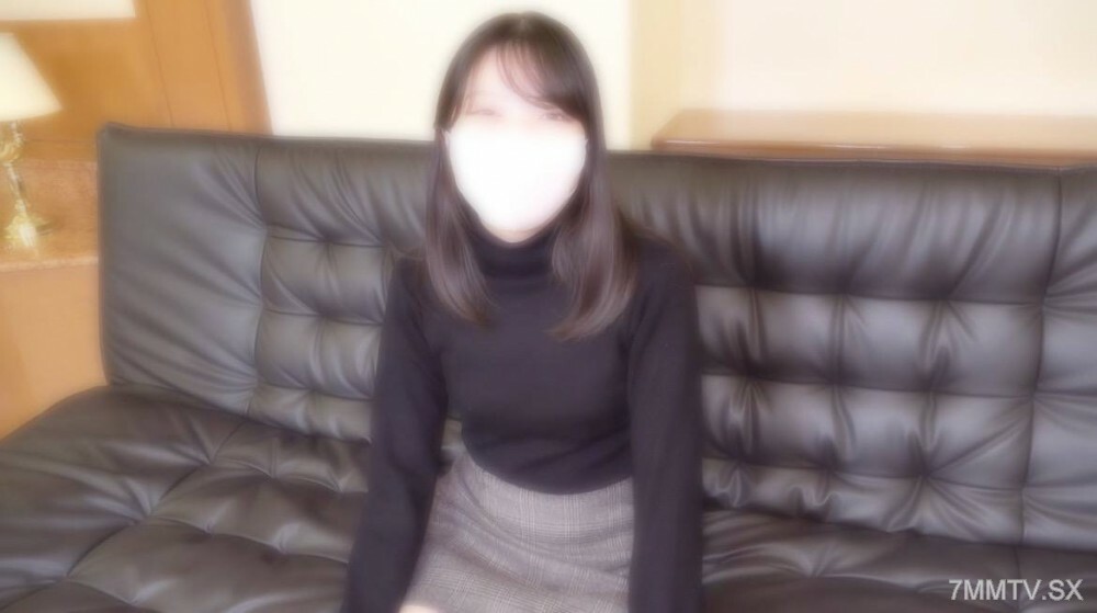 FC2-PPV-4205585 黑髮整齊乾淨，J○有著濃濃的性慾…被告不需要認清他的臉，但無法無天的克服，興奮，射精…濃濃的變化已經做好了，嘴巴特別乾淨*。 *可用評論獎金