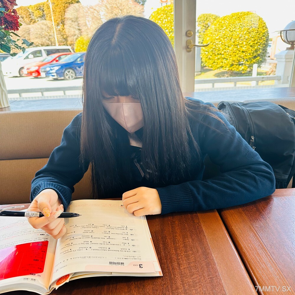 FC2-PPV-4368585 （好地方、壞地方、面子）學習和學習動作很重要。成人訓練是學士學位後的騷動，人群中間有大量的聲音。