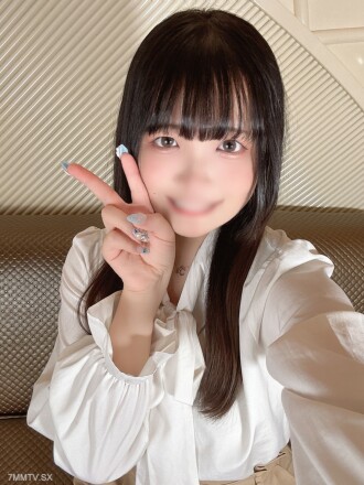 FC2-PPV-4391667 * JD kon-chan今年18歲，擁有美麗的胸部，並且性慾旺盛。