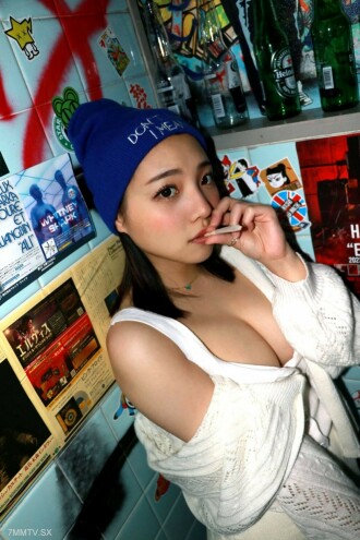 FC2-PPV-4543395 【神乳JD】邀請超可愛的神乳舞者JD到俱樂部廁所給她吹泡泡→帶她回家在東京天堂中出她*包含FC2獨家評論福利