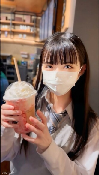 FC2-PPV-4545625 18歲學生中出第二輪