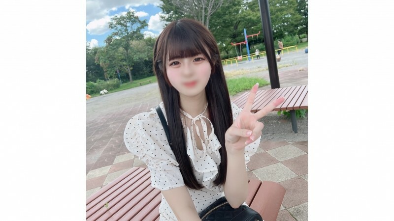 FC2-PPV-4568356 第一次拍照和露臉！限時3天！一個皮膚白皙，與男人交往經驗很少的女大學生，個性謙虛單純！中出19歲少女未成熟的身體，一邊重複著純粹的反應一邊達到高潮！ ！