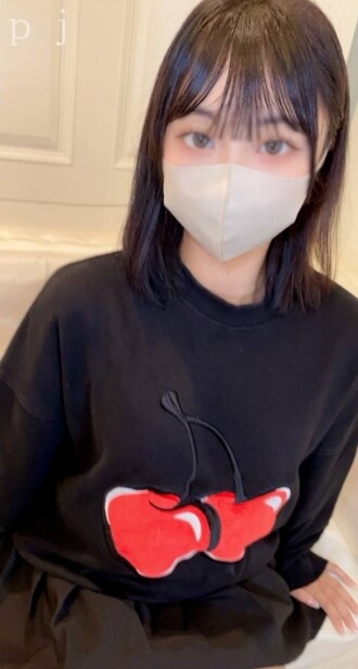 FC2-PPV-4591932 [預發布] 擁有完美眼睛的偶像臉，我遇到了麻煩，我要去做愛。我被要求脫掉衣服，因為我被告知...