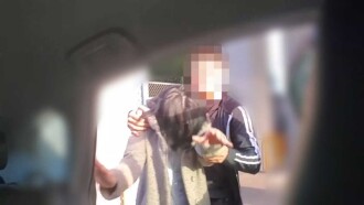 FC2-PPV-4596404 【私人】敏感老婆，雖然公婆被逼承擔債務，卻忘不了被賜予的快樂，雖然討厭，第一次三人行卻連射三次