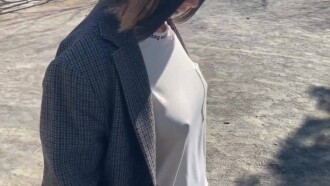 FC2-PPV-4657473 在和我的女朋友進行一次露陰約會後，我在酒店裡射在了她的體內，而她說了這樣的話：「你的雞巴好噁心，哈哈」和「快點射精！」哈哈，還包括額外獎勵。
