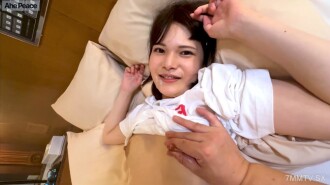 FC2-PPV-4658854 18歲的Mana-chan（Mana-chan），她的計劃和人氣偶像組合F首次在同一作品中出演，情色影片讓人捧腹大笑【綜合評論大賞】【是的】【是的】