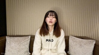 FC2-PPV-4661219 【素人初拍】Haru（19歲）158cm45kg，身材苗條可愛，但是對我說的話卻無所顧忌，於是我就騎在她身上給她中出，讓她看小說，同時用玩具逗她，然後插入她的肛門，最後還做了ATM。
