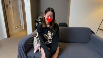 FC2-PPV-4676142 長得像青山優的19歲嬌小人妻，喜歡口交♡ 用自我深喉挑逗喉嚨深處，然後含著淚水再次吮吸的受虐狂變態女人♡
