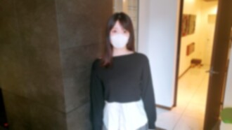 FC2-PPV-4699392 ♡ 半價至6月15日【無碼全素人純天然中出】24歲美少女OL粉絲蜂擁而至！極品絕色美女下班路上舔老男人的前列腺液！在飯店被罵得狗血噴頭，弓著背高潮連連！純天然（nakama）