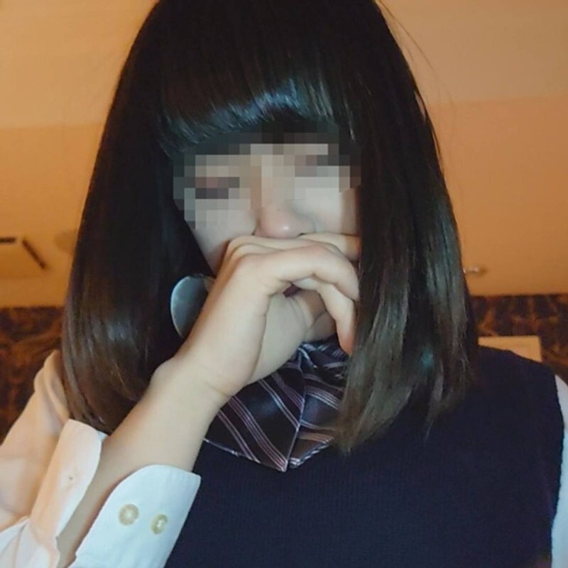 FC2-PPV-4702974 [無需制服] 一位擁有美腿和完美臀部的美女，擁有多毛的陰部，並在她體內射入大量精液 [獎勵：高質量]
