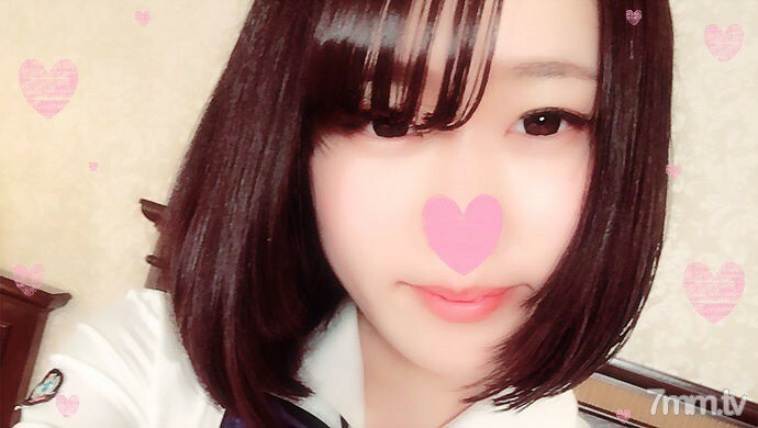 FC2-PPV-777043 【3P×連續SEX】19歲☆剃光蘿莉天真無邪女兒“感覺真好……♥”制服少女徹底陷入中年雞巴，將臉暴露在高潮，繼續活下去！帶著濃濃的慢H情人的緊張，淚流滿面，惡魔小便乞求♥ [No moza]附贈視頻