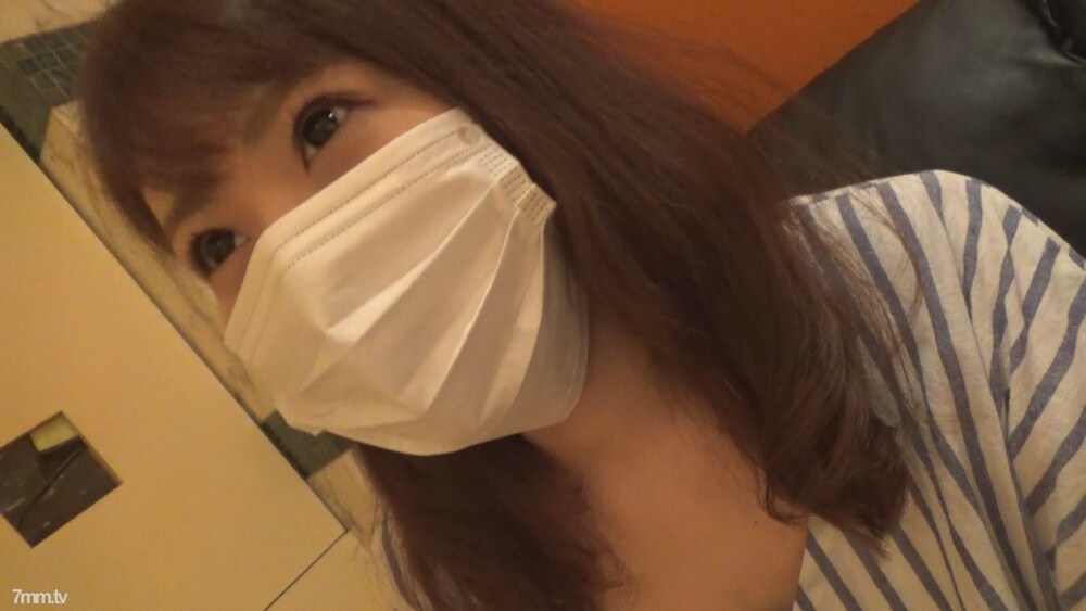 FC2-PPV-835962 拿起一個 23 歲的苗條美女並進行陰道射精！ [有高畫質]