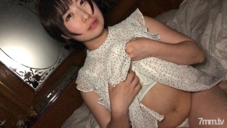 FC2-PPV-875437 像偶像一樣的可愛男孩♪我嘗試了星巴克店員的20歲E-cup