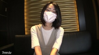 FC2-PPV-952540 與天然乳液製造機「靜音」的偶遇！像往常一樣，她那滴著水的陰戶具有出色的敏感性，而她的屁股仍然活得很好！這次是生插的(&#039◇&#039)ゞ 【個人拍攝】*附評論獎金！