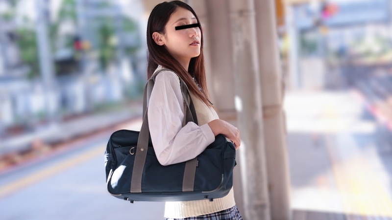 MUSUME-081224_01 在火車上惡作劇穿制服的女孩
