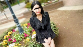 MUSUME-102823_01 空手震動器在美臀裡轉動螺旋槳！素人女孩一邊被幹一邊跟男友打電話！