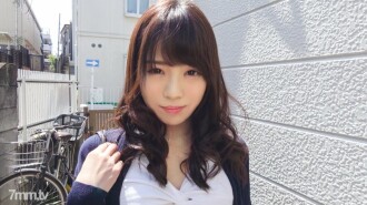 SIRO-3798 應用業餘，第一次 AV 拍攝 78 我愛舔陰！漂亮的公交導遊要錢申請AV！第一次奇聞趣事！我對演員的技術感到痛苦♪